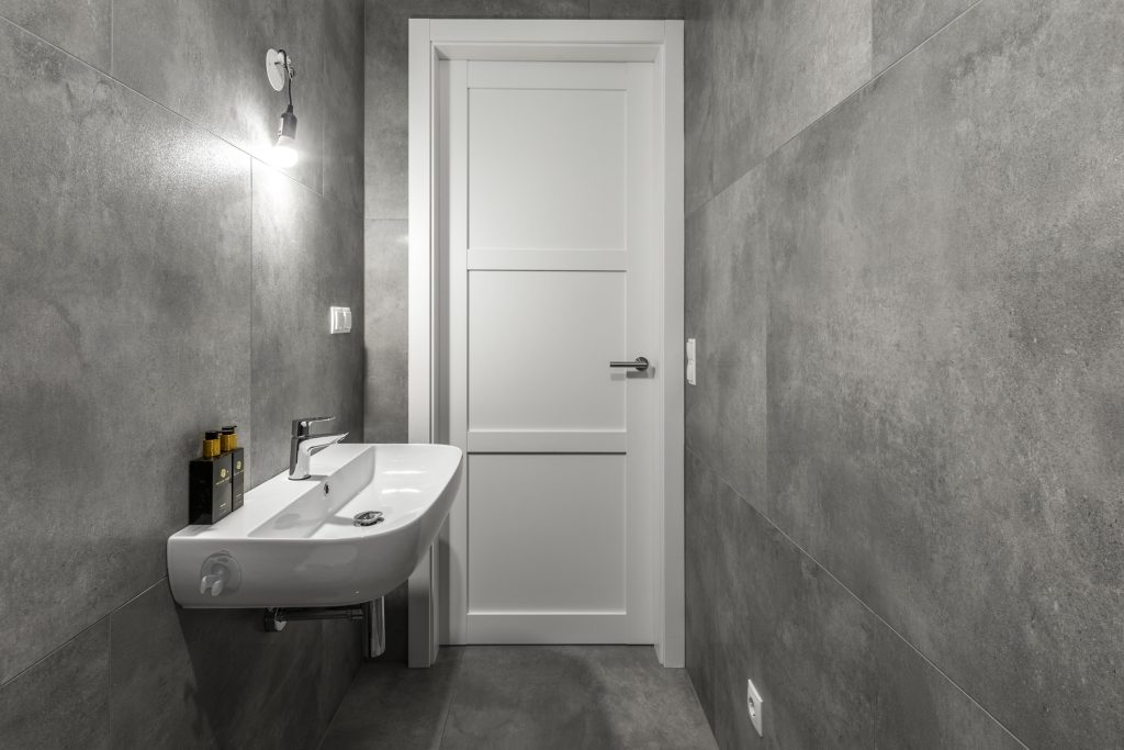 Weiß lackierte Innentüren